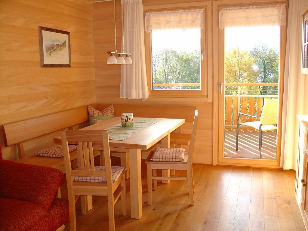 Ferienbauernhof Schneider Apartamento Schwarzenberg im Bregenzerwald Quarto foto
